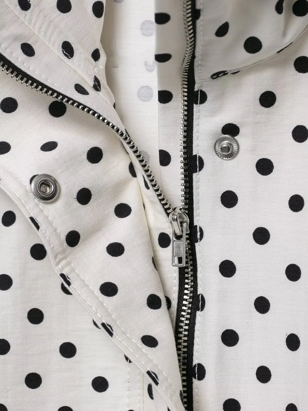 HH Fashion Women's Polka Dot Print Short Coats Autumn Long Sleeves Turtleneck Zipper With Pockets Drawstring Casual Jacket